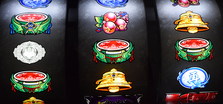 スマスロ 新鬼武者3　リーチ目②の停止形　左リールスイカ・ブランク・スイカ