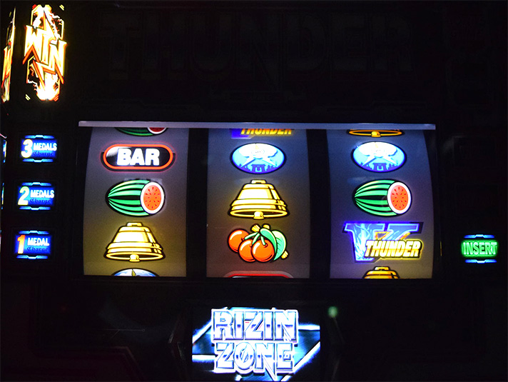 スマスロ サンダーV ライジンゾーン 告知ランプ WIN