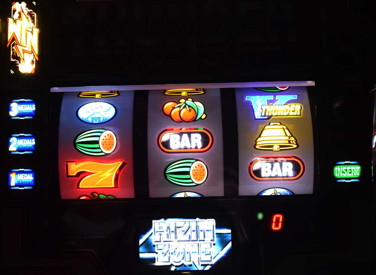 スマスロ サンダーV　ライジンゾーン　告知ランプ　WIN