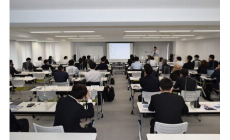 SNS利用実態や活用法について講義/㈱sann eyecatch-image