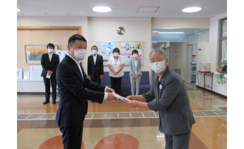 山梨県遊協が県看護協会にフェイスシールド6,000枚を寄付 eyecatch-image
