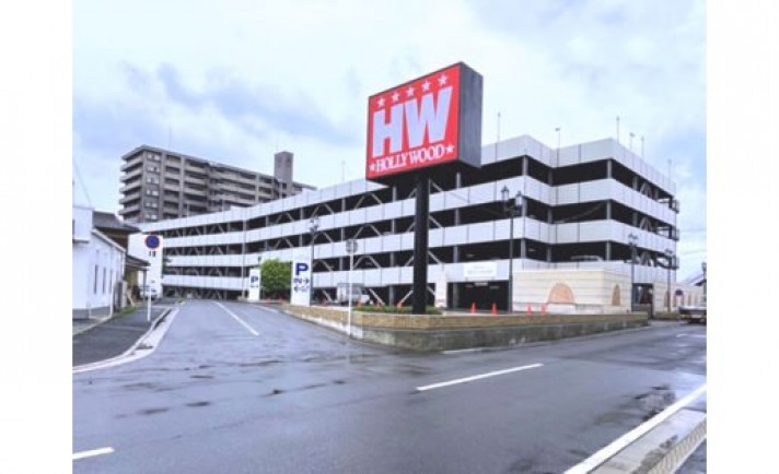 豪雨に伴い、広島エリアの《ハリウッド》が立体駐車場を開放